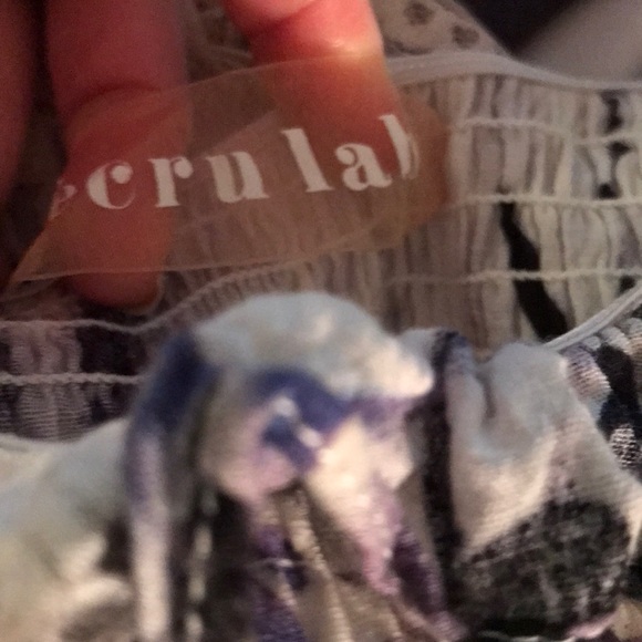 Japanese print Off shoulder Blouse - Picture 7 of 11